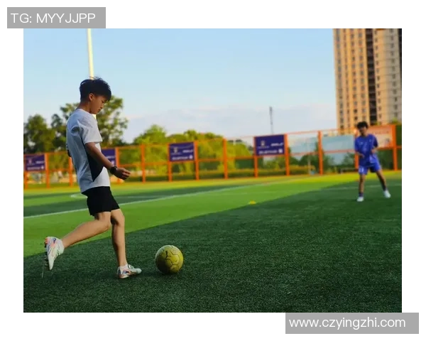 足球球星颜值变化大揭秘 从年轻小将到成熟巨星的蜕变过程